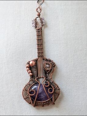 Copper Wire Guitar With Amethyst | Handmade